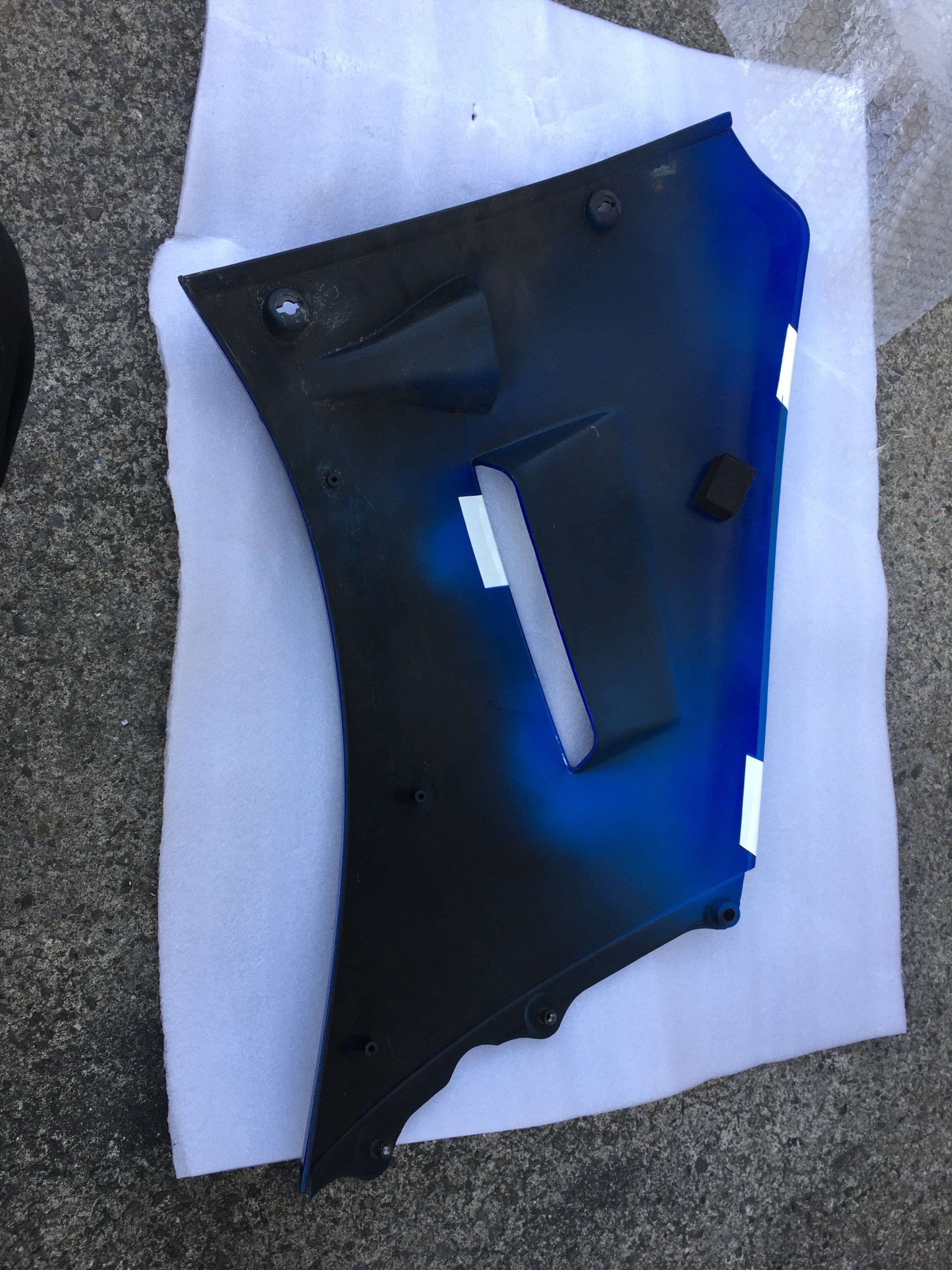 1985 Suzuki RG500 OEM Full Body Fairing Set – Complete Original Panels – Excellent Condition - Image 14